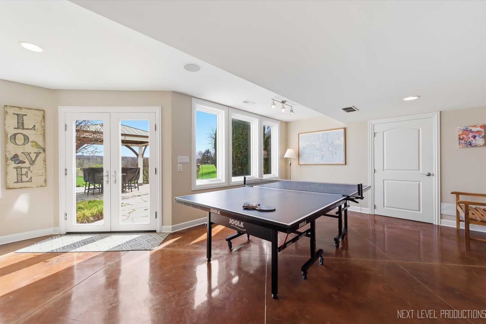 1933 Spring Valley Drive