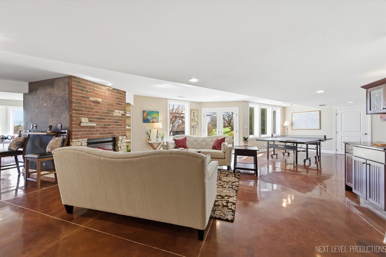 1933 Spring Valley Drive