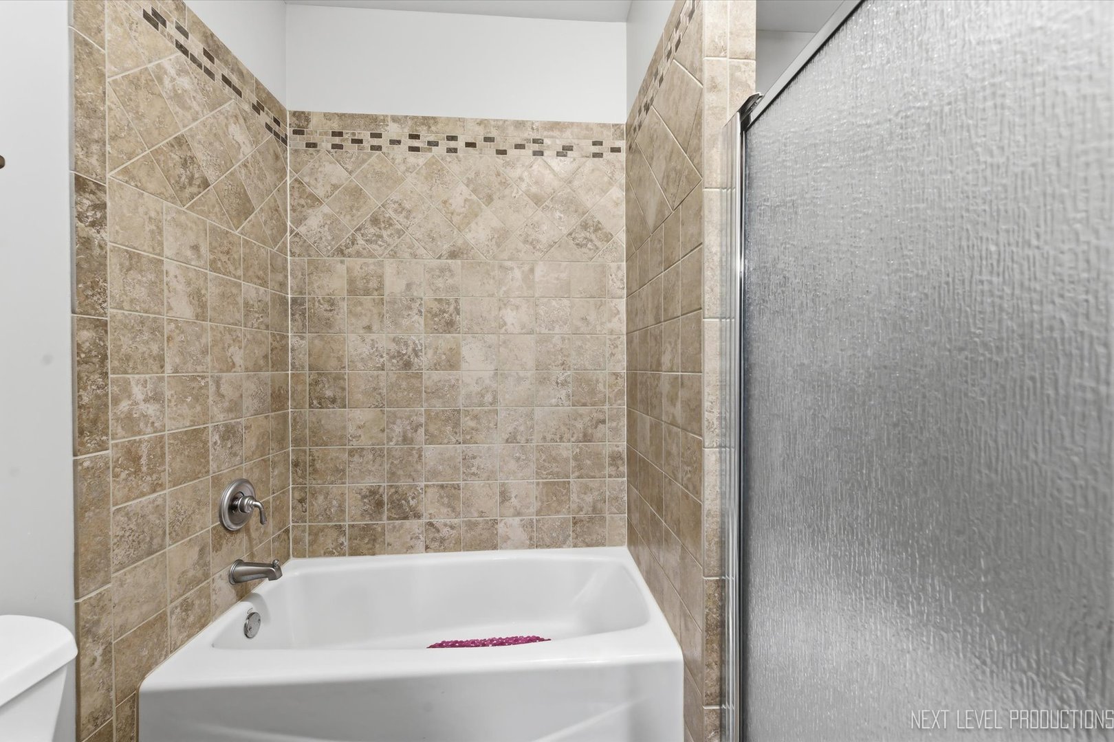 1933 Spring Valley Drive