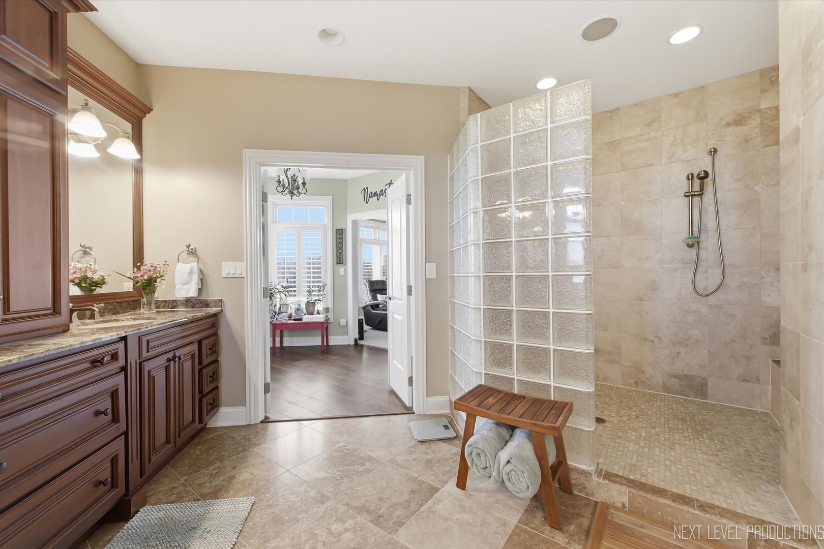 1933 Spring Valley Drive