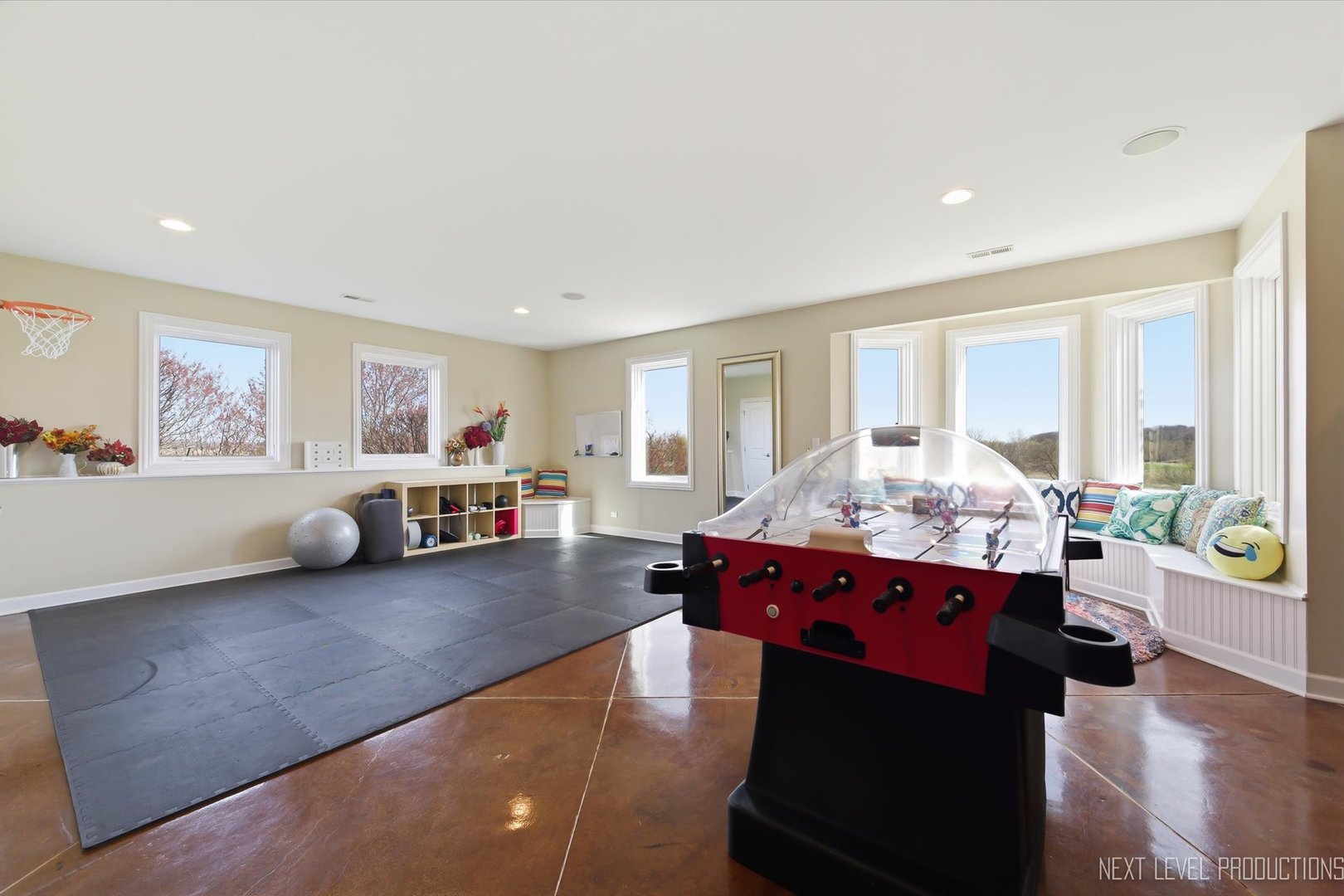 1933 Spring Valley Drive