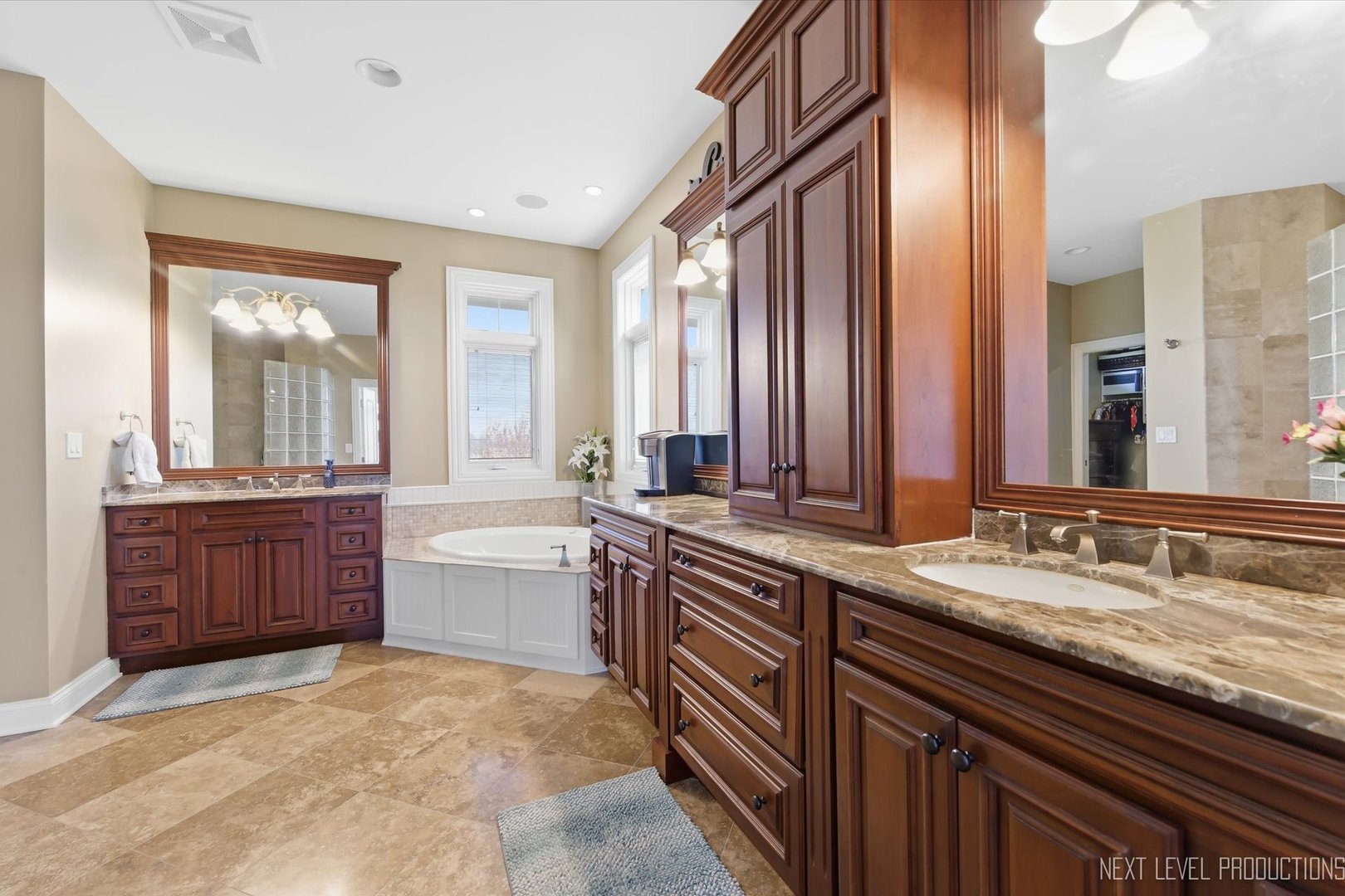 1933 Spring Valley Drive