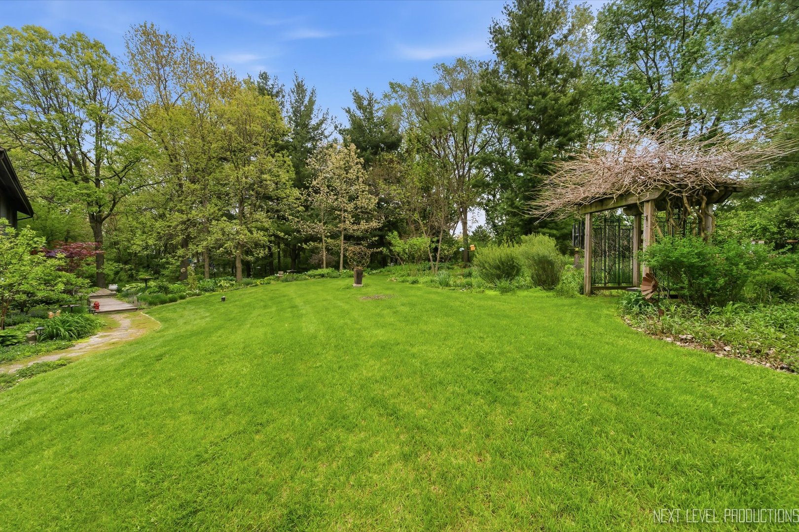 39W795 Reindeer Trail