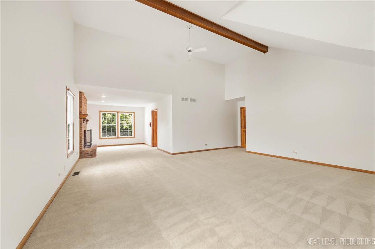 1002 Thoroughbred Circle