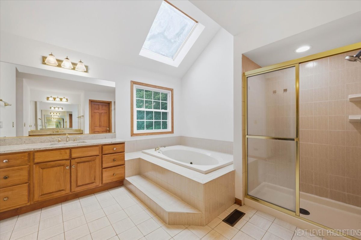 1002 Thoroughbred Circle