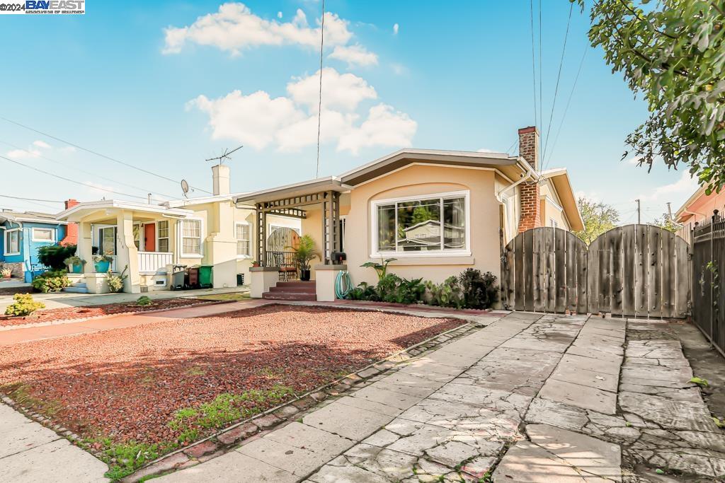 2708 Humboldt Ave