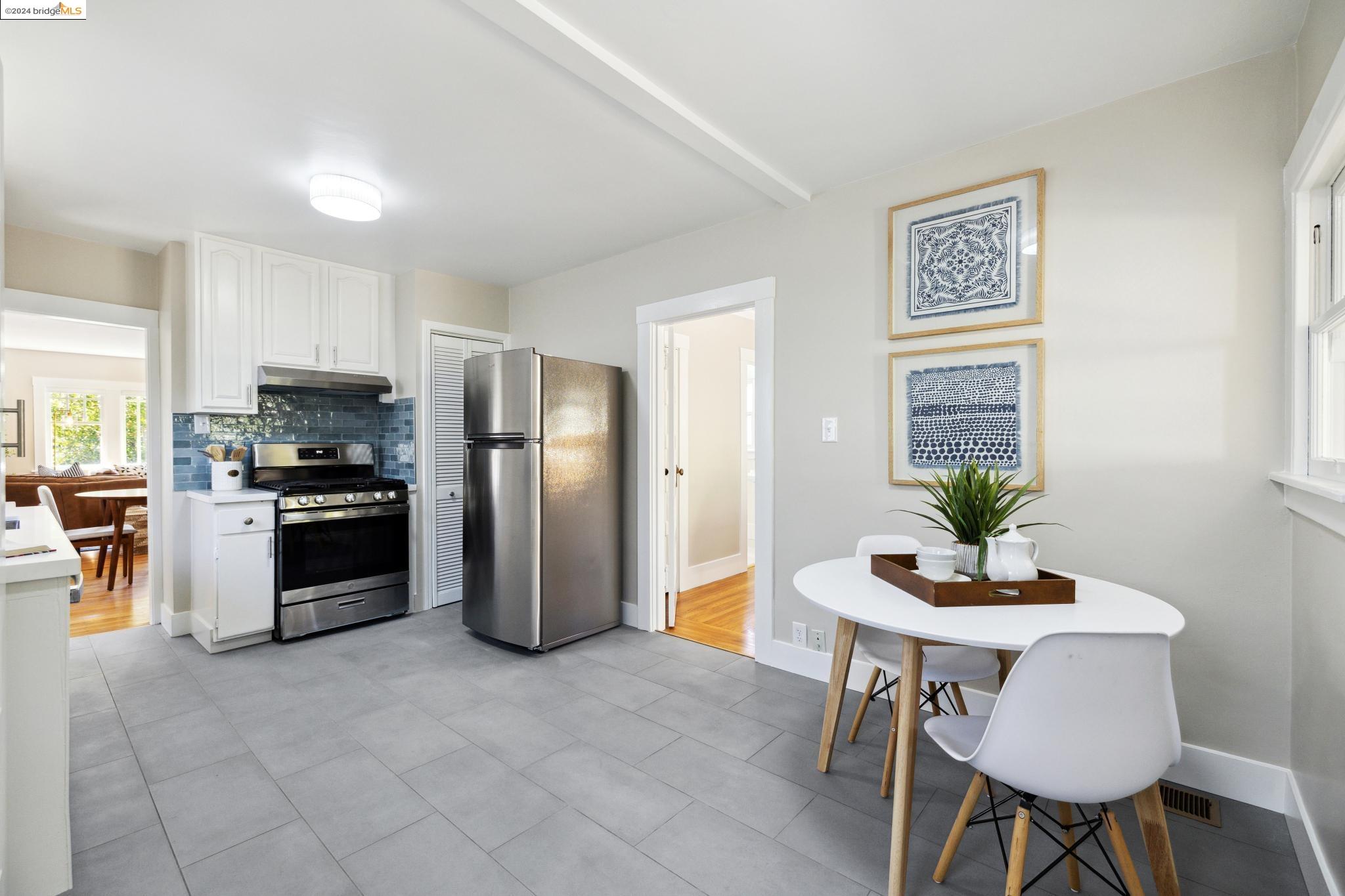 737 Neilson St