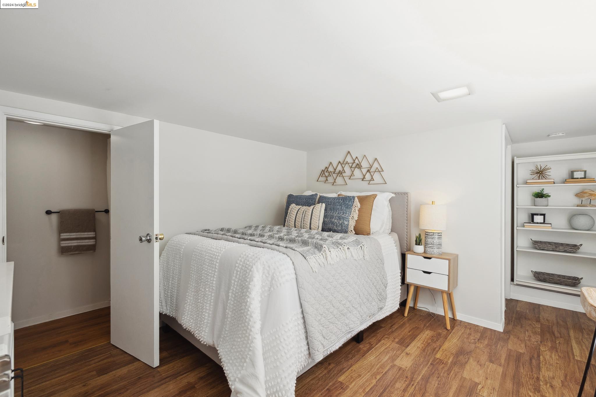 5783 Florence Ter