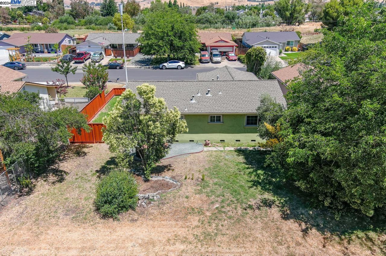 5353 Lilac Ave