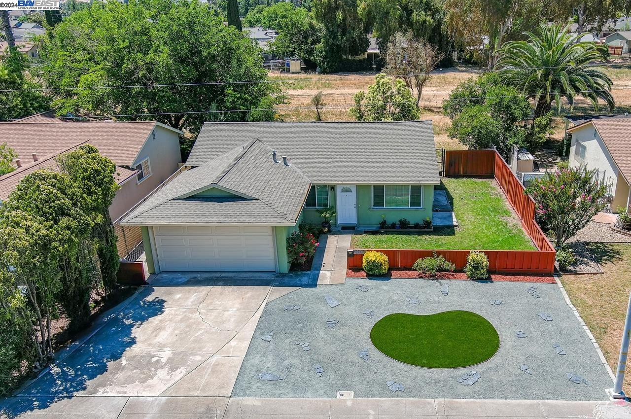 5353 Lilac Ave