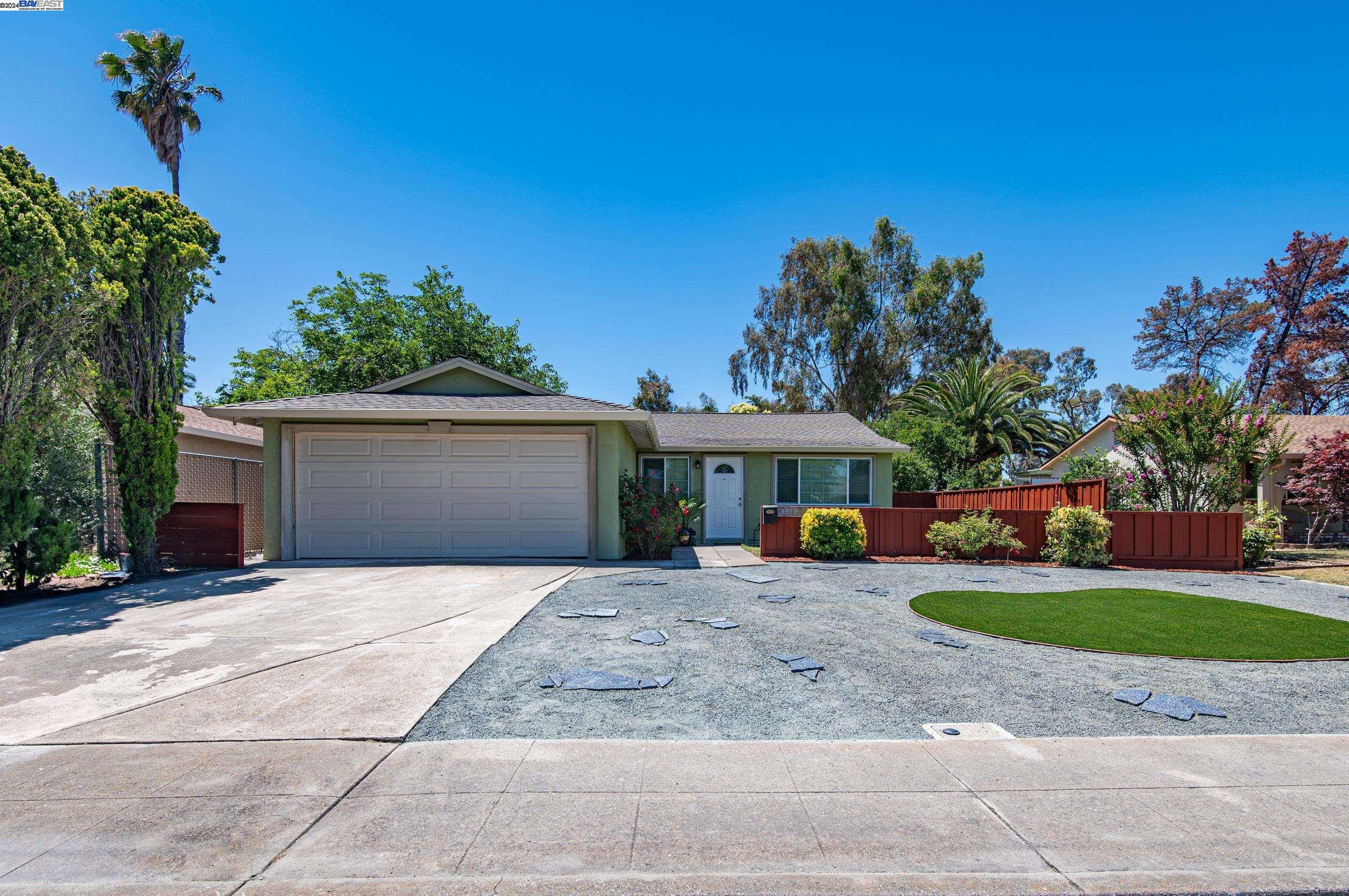 5353 Lilac Ave