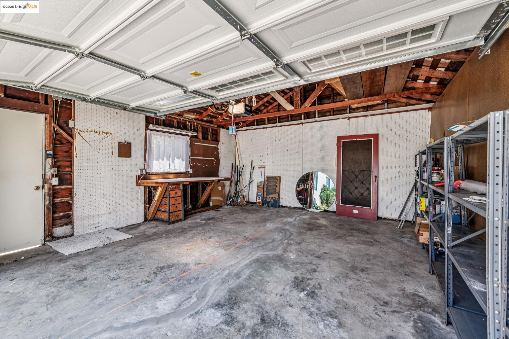 915 Ramona Way