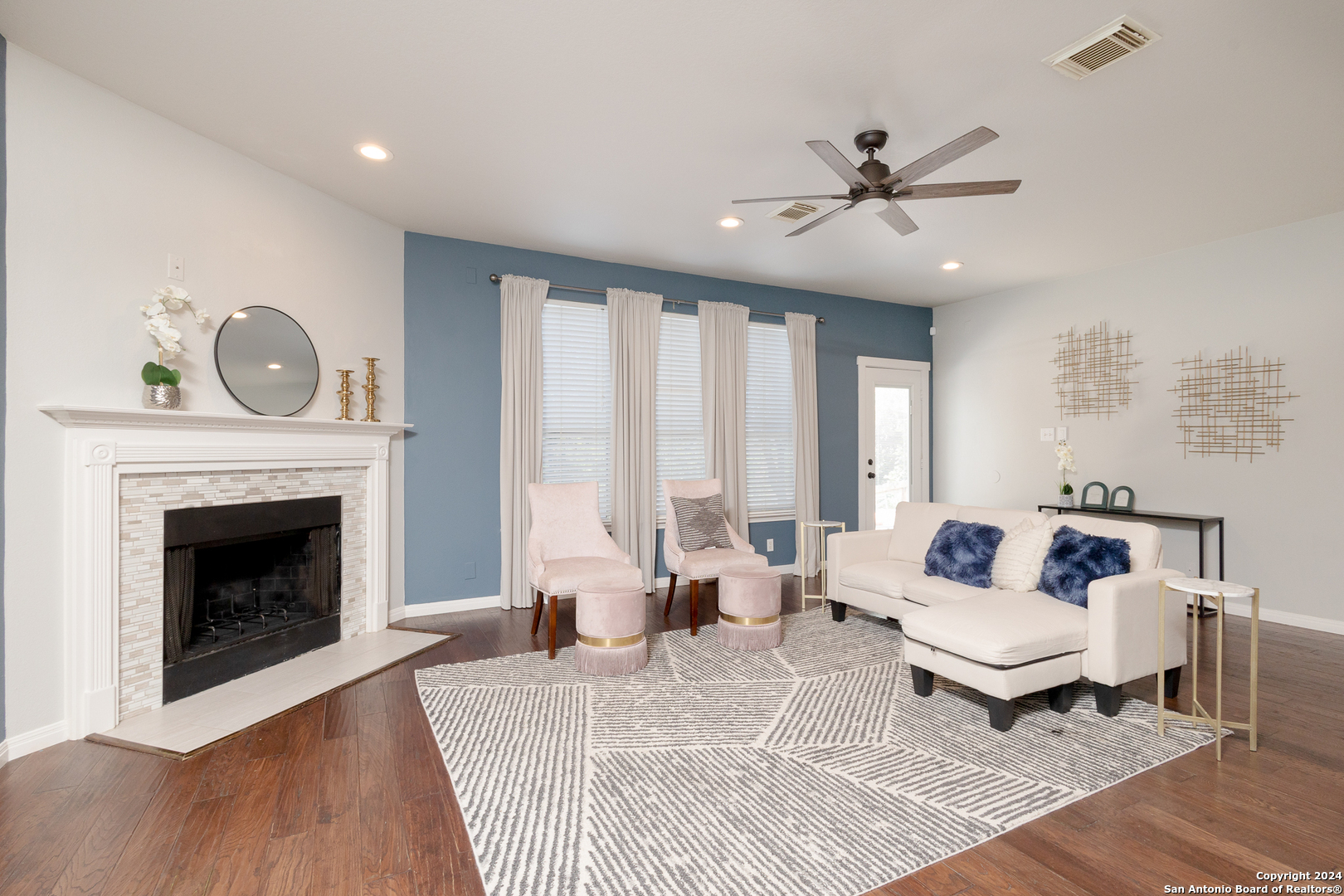 24843 CRESCENT RUN