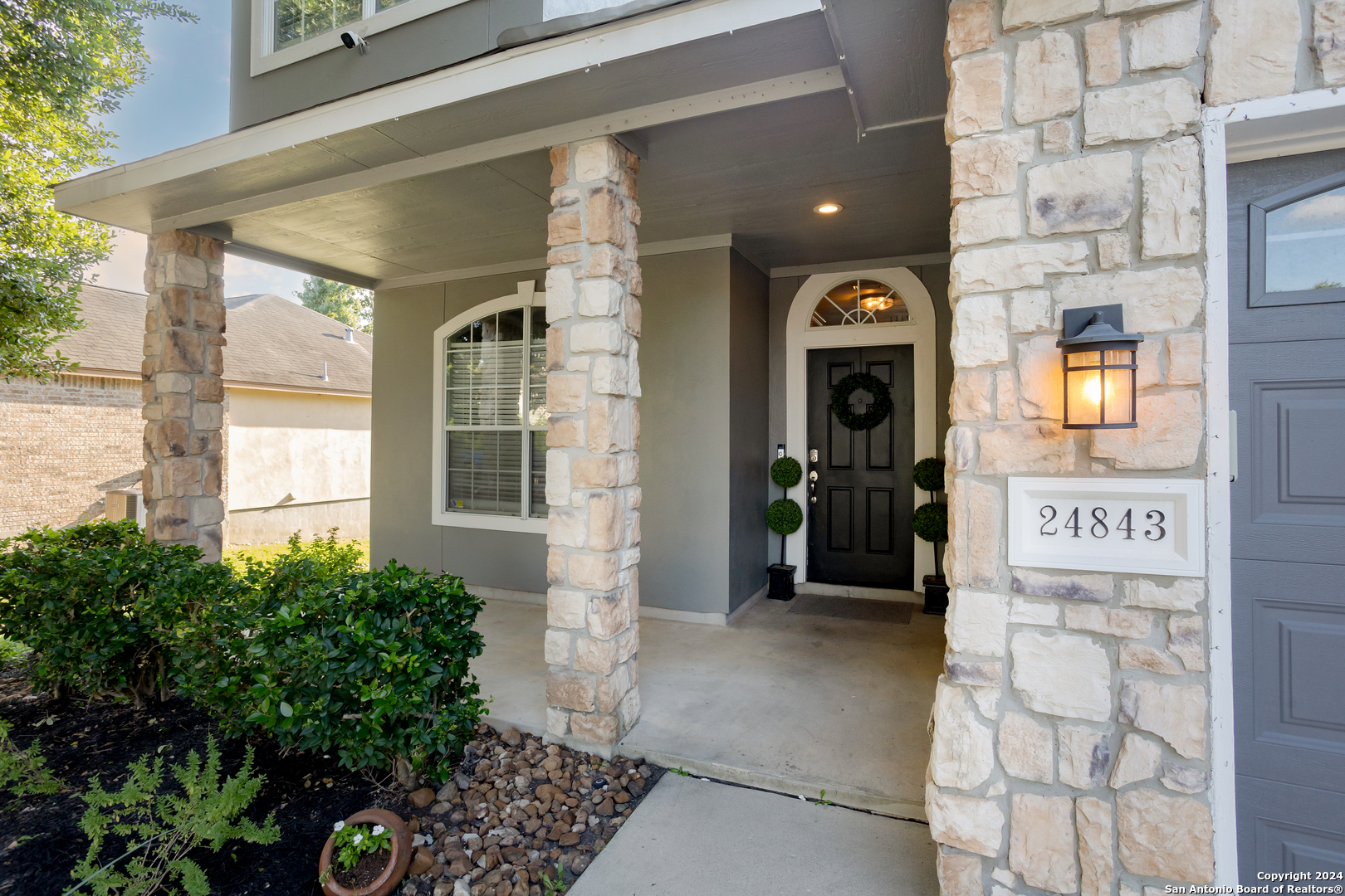24843 CRESCENT RUN