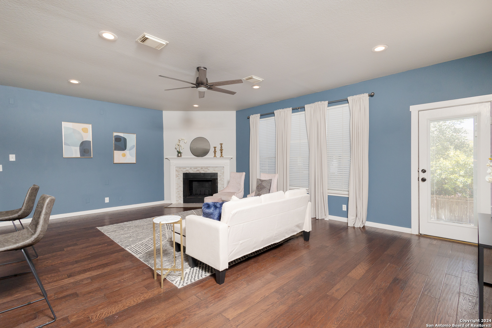 24843 CRESCENT RUN