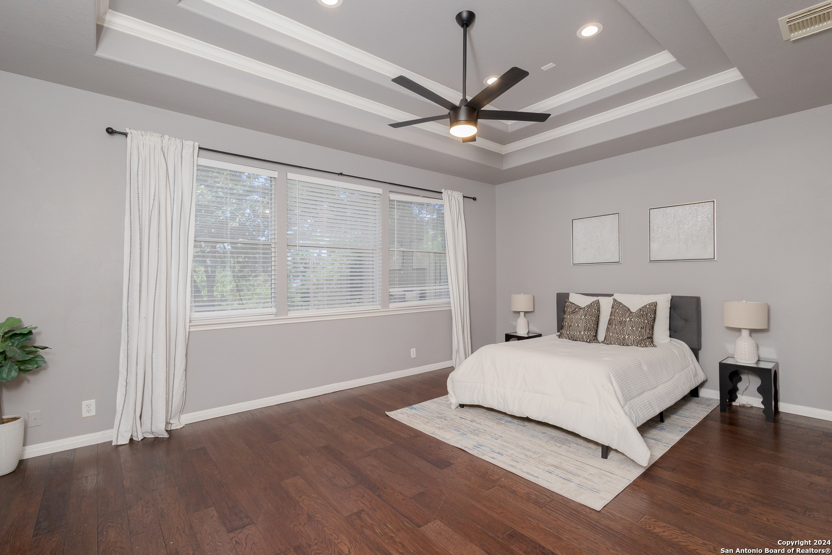 24843 CRESCENT RUN
