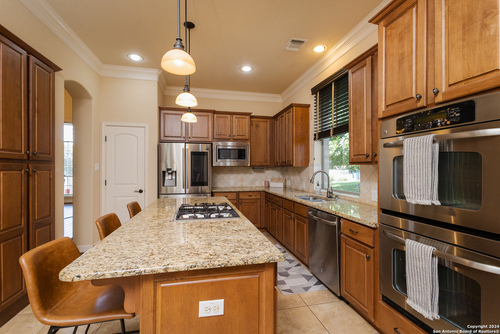 3707 SUNSET HTS