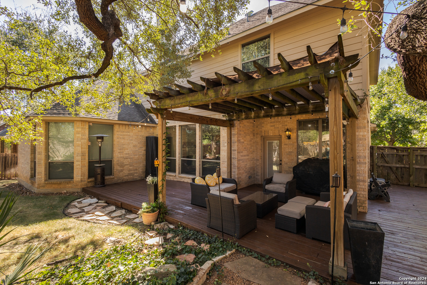 3707 SUNSET HTS
