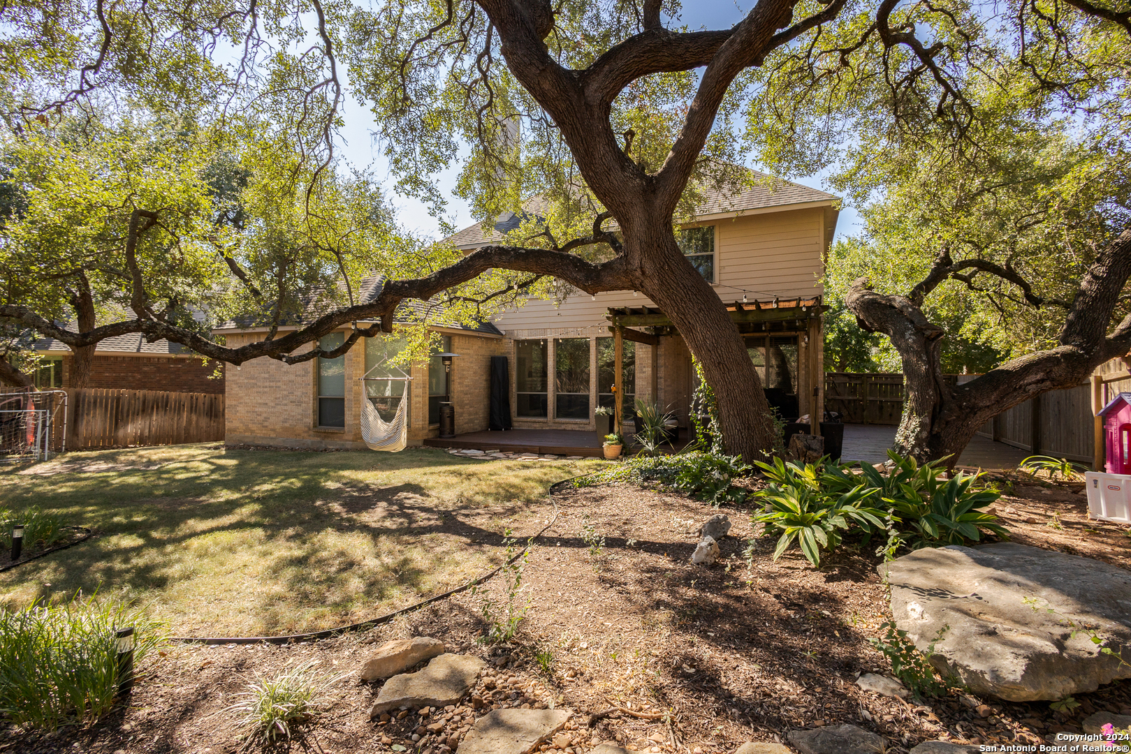 3707 SUNSET HTS