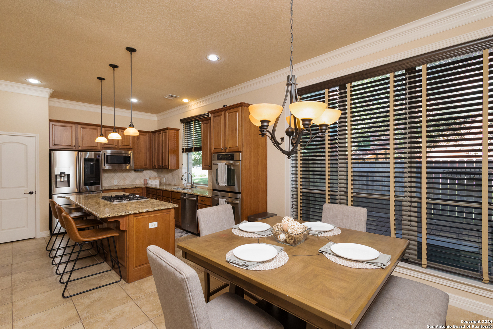 3707 SUNSET HTS