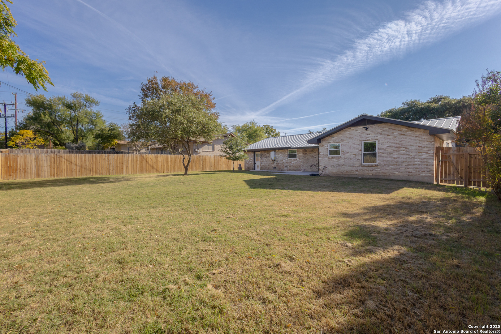 1211 VIEWRIDGE DR