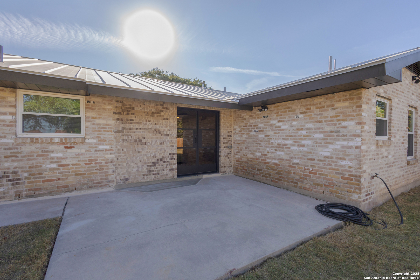 1211 VIEWRIDGE DR