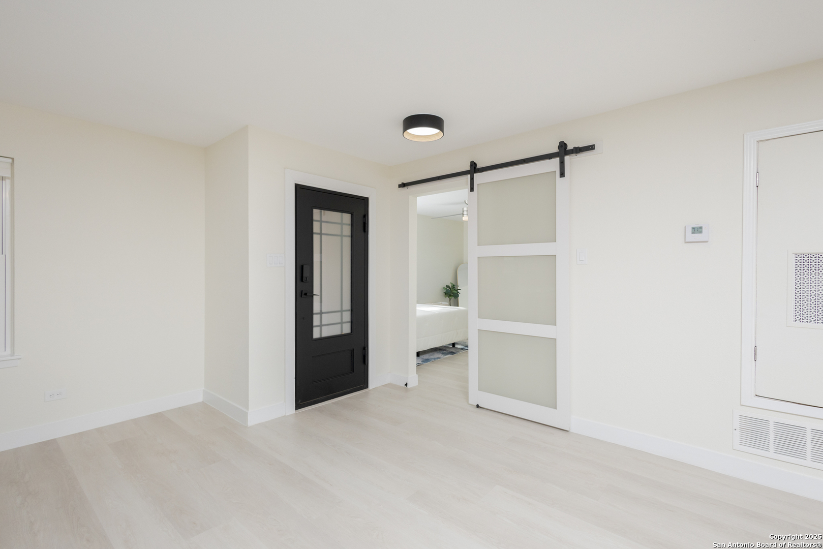 1211 VIEWRIDGE DR
