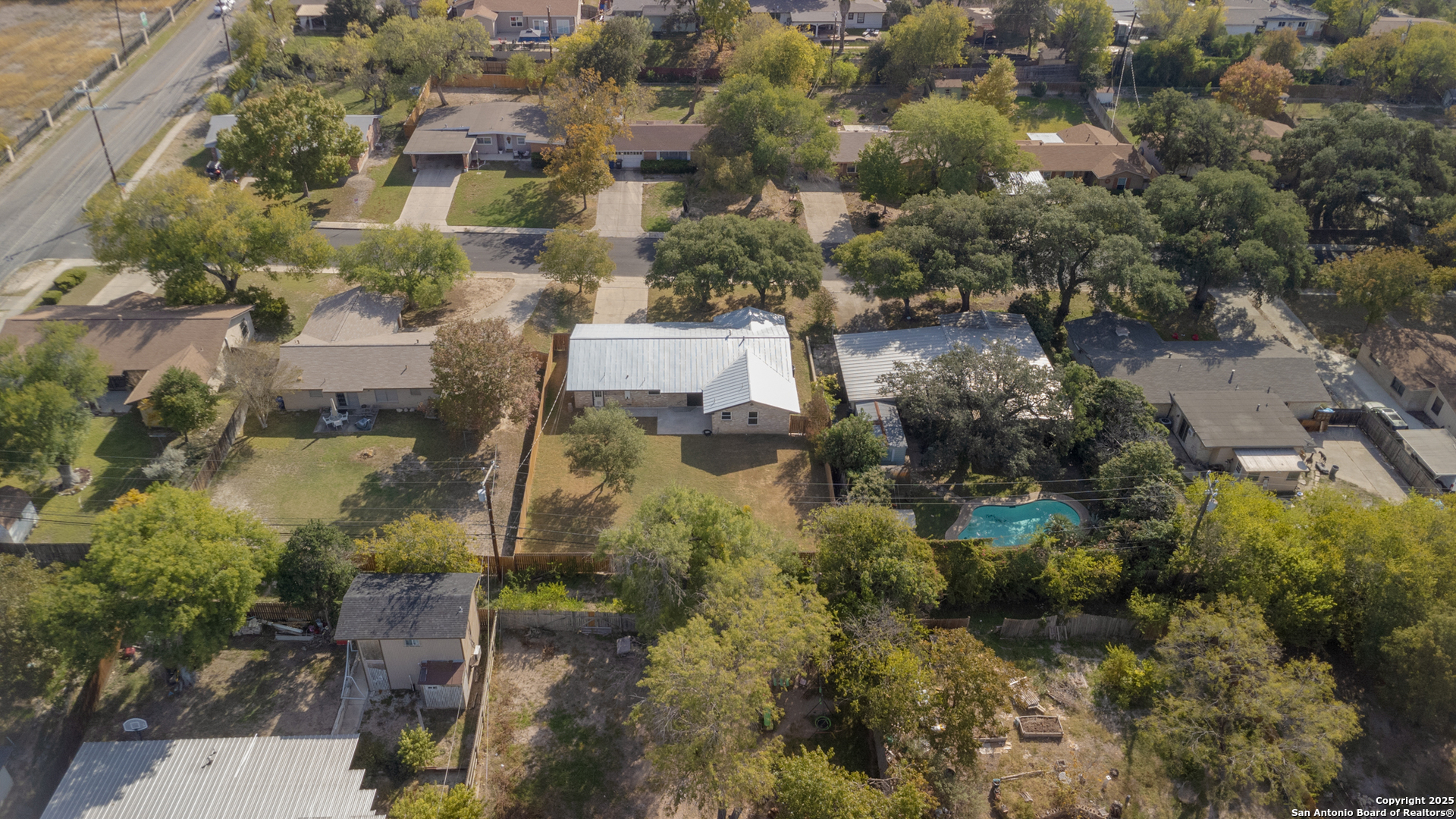 1211 VIEWRIDGE DR