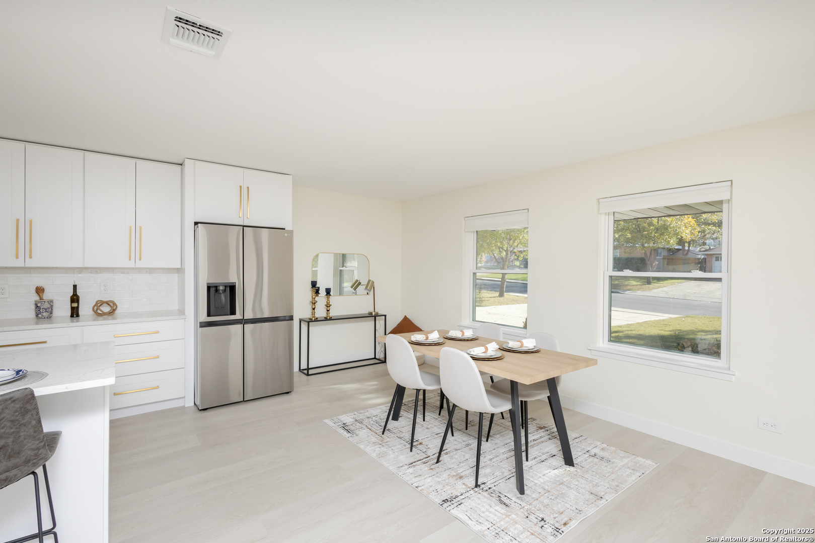 1211 VIEWRIDGE DR