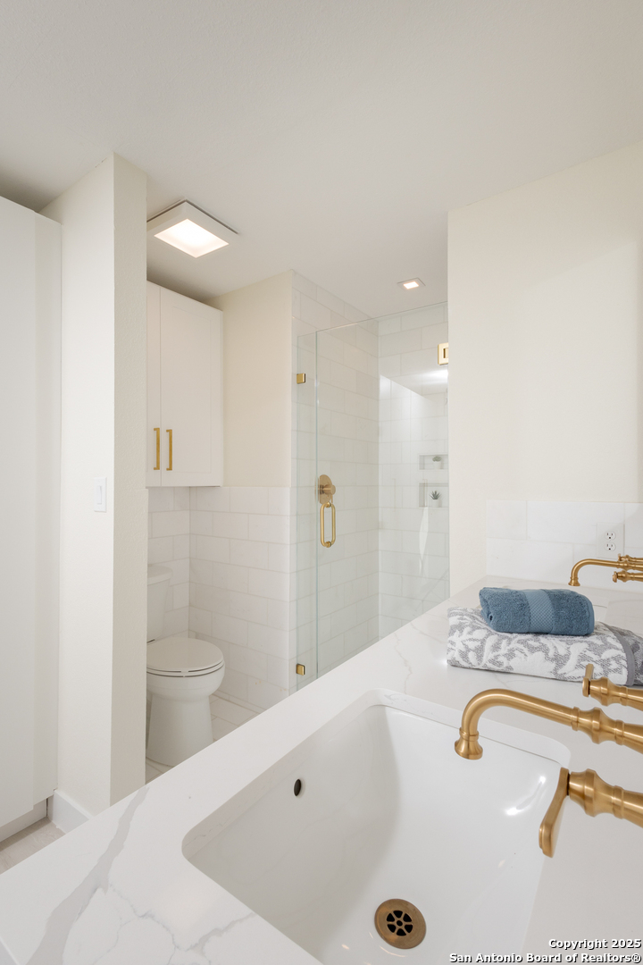 1211 VIEWRIDGE DR