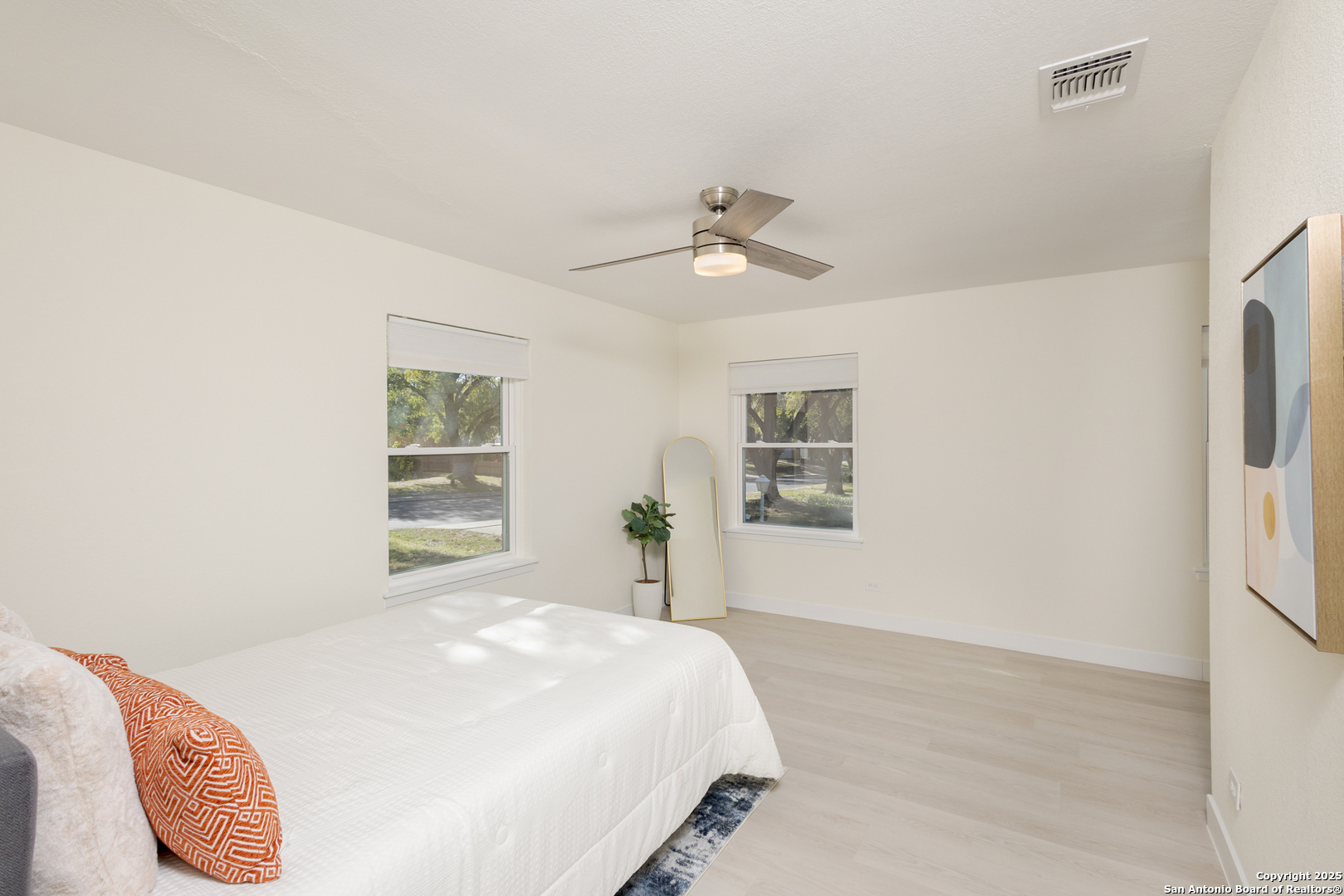 1211 VIEWRIDGE DR