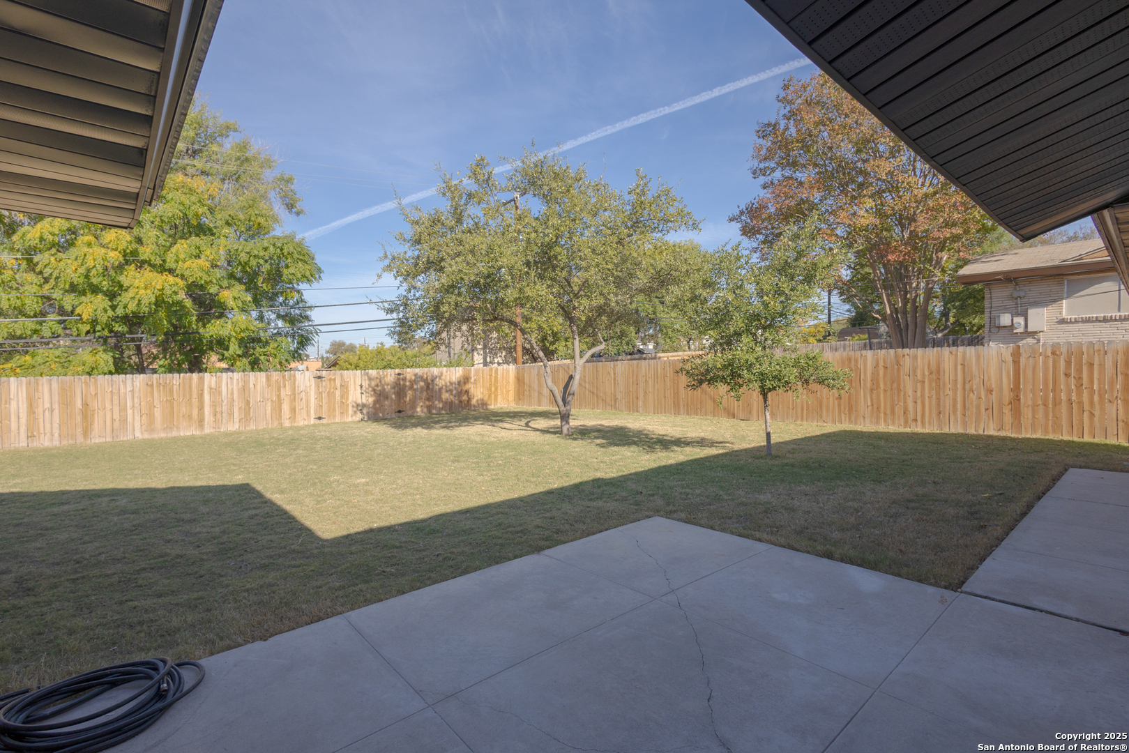 1211 VIEWRIDGE DR