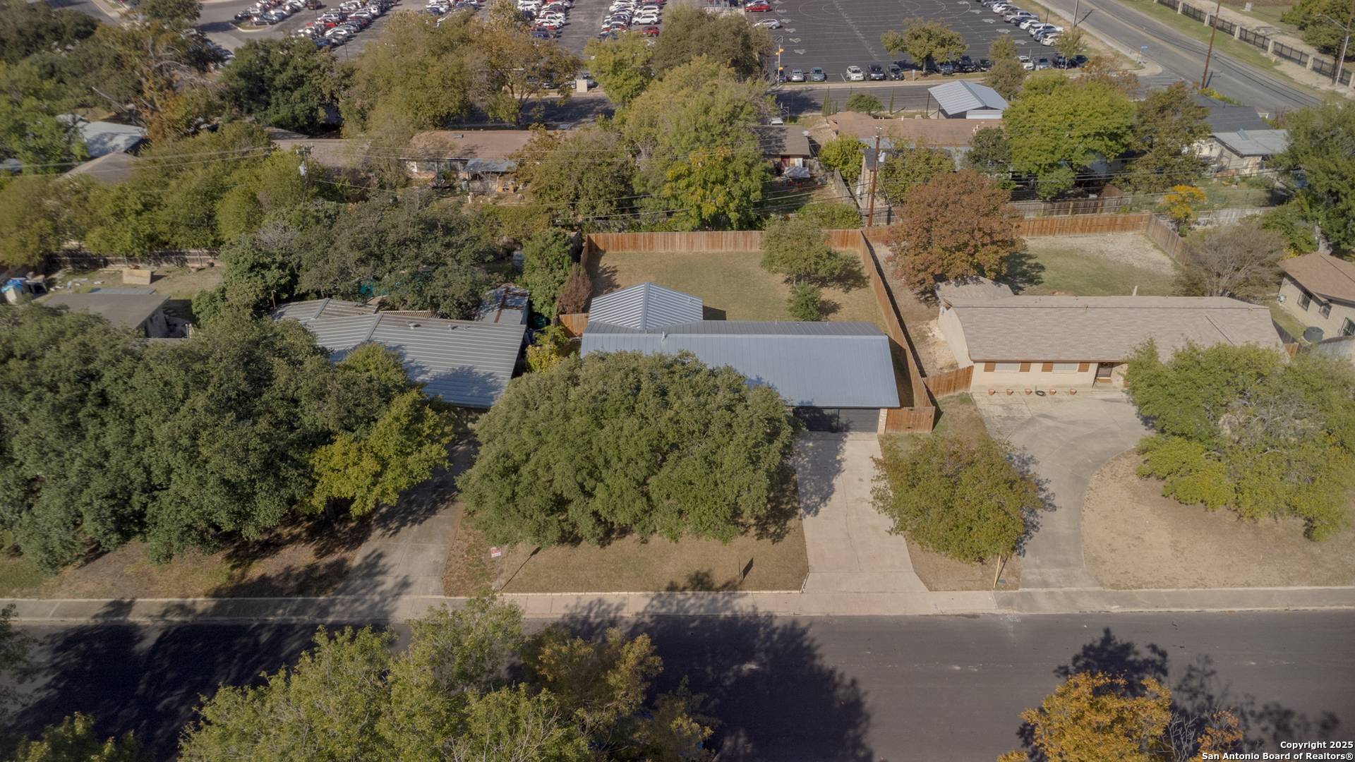 1211 VIEWRIDGE DR