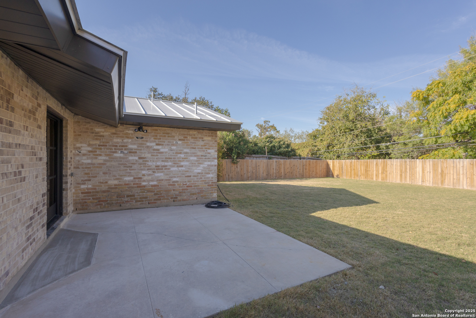 1211 VIEWRIDGE DR