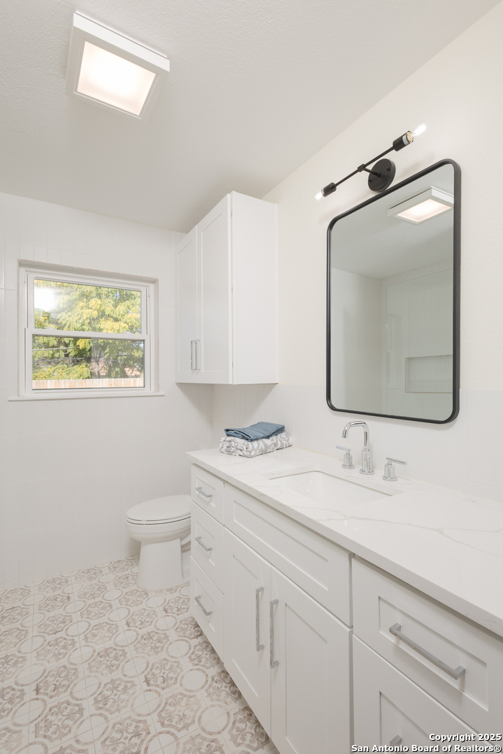 1211 VIEWRIDGE DR