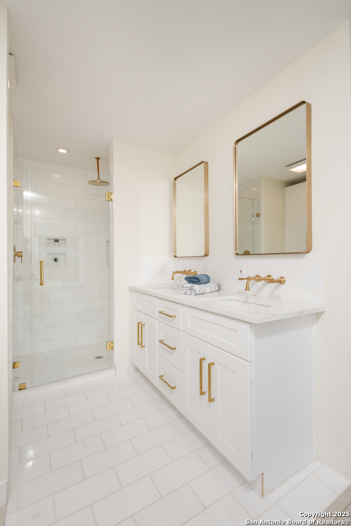 1211 VIEWRIDGE DR