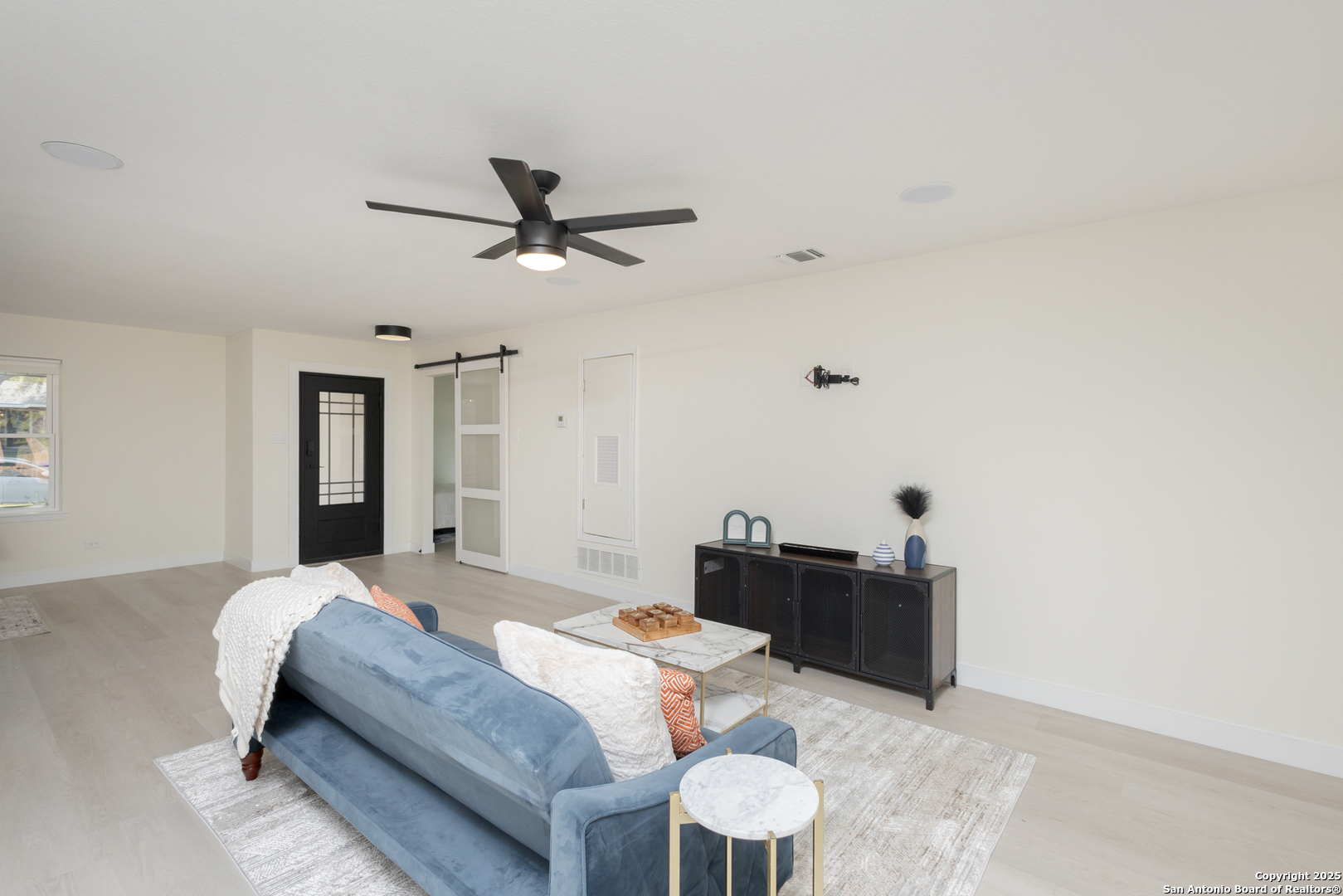 1211 VIEWRIDGE DR