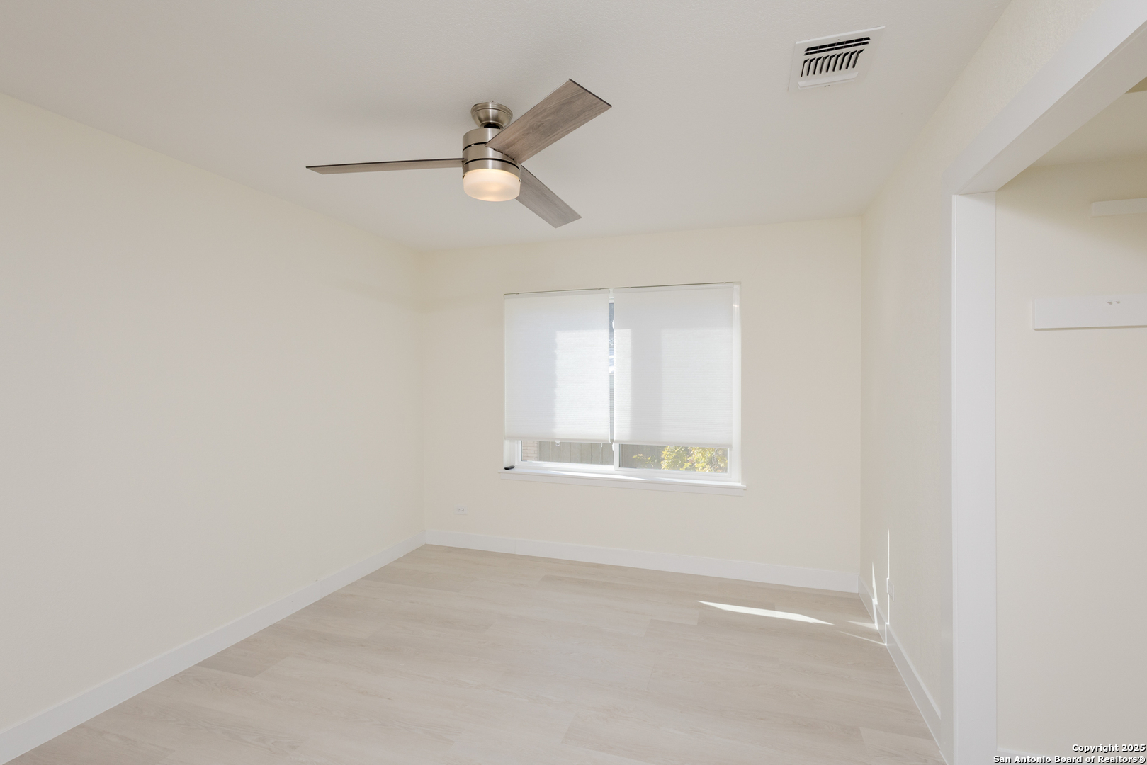 1211 VIEWRIDGE DR