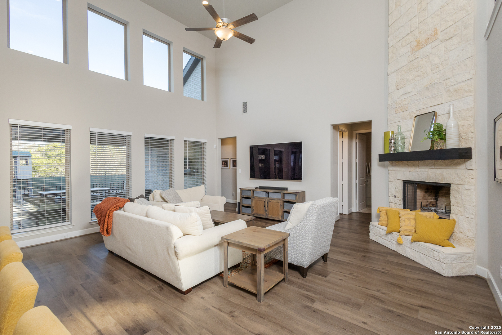 30170 Valley Run