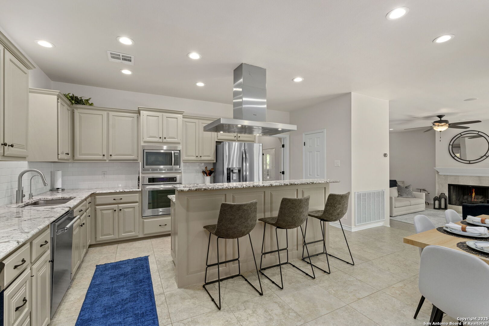 8532 Alydar Cir