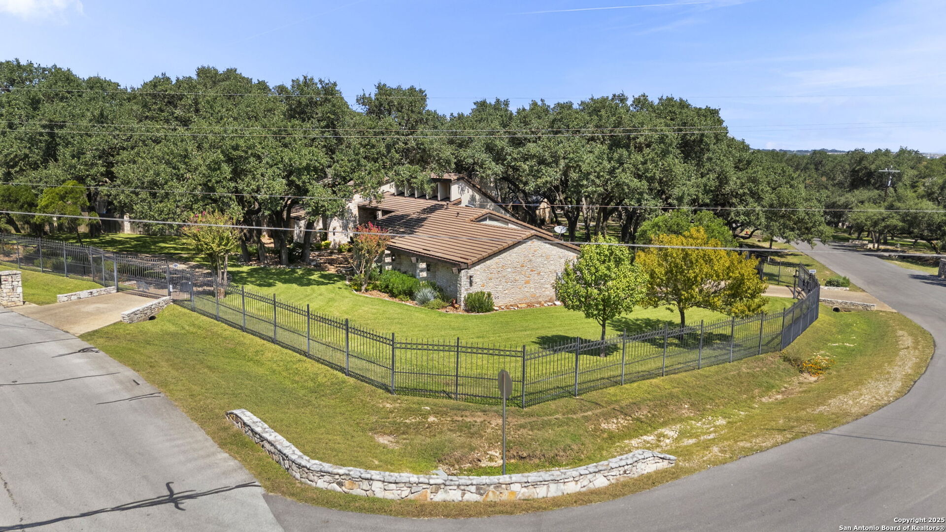 8707 Paisano Pass