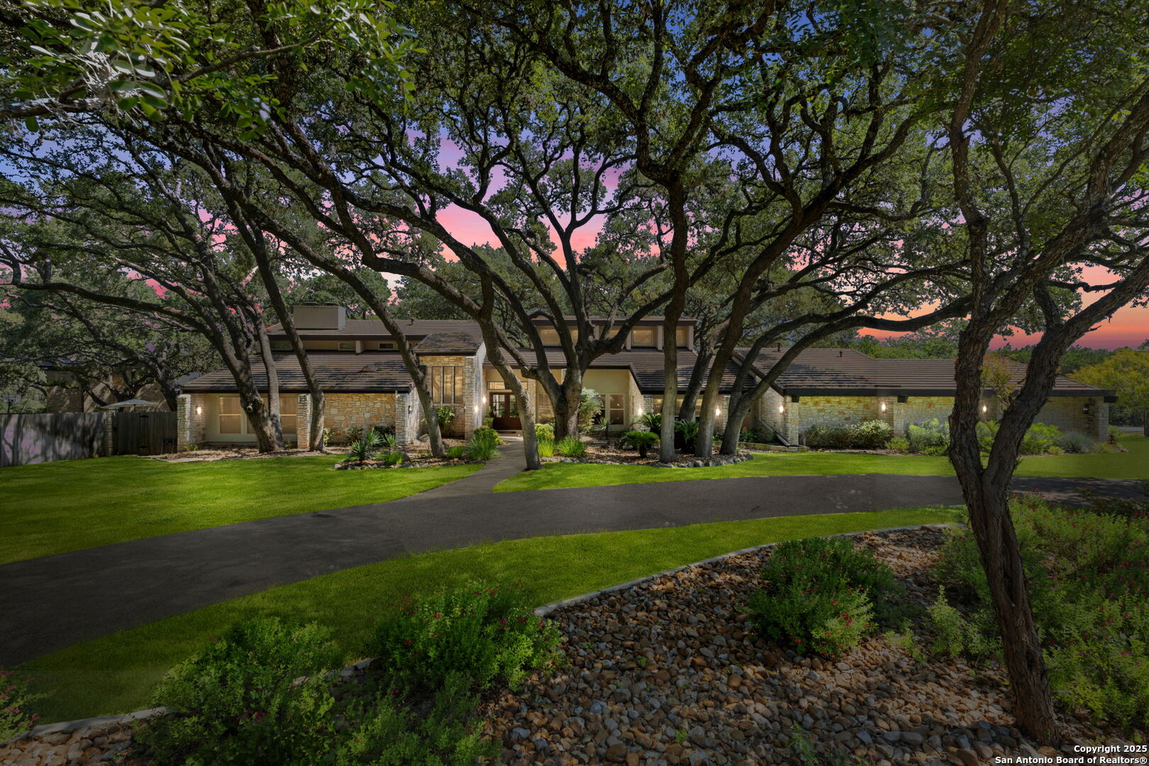 8707 Paisano Pass
