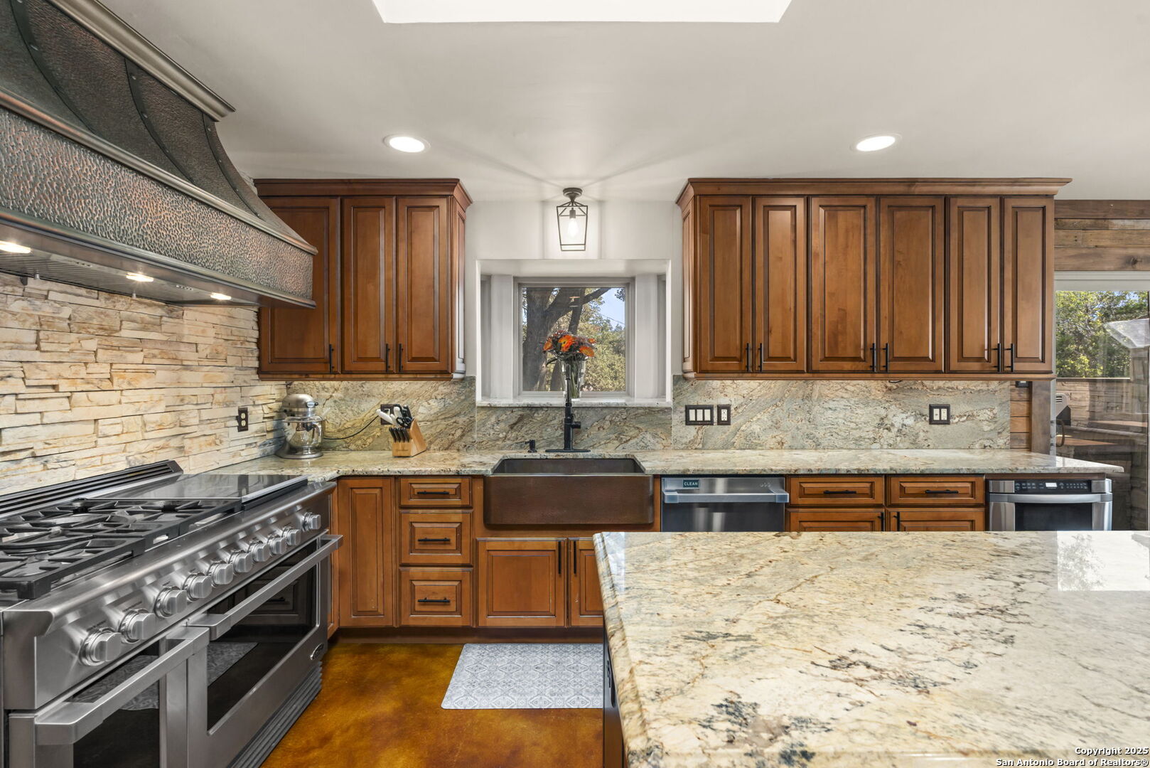 8707 Paisano Pass