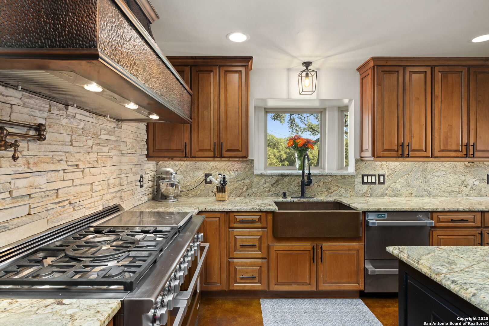 8707 Paisano Pass