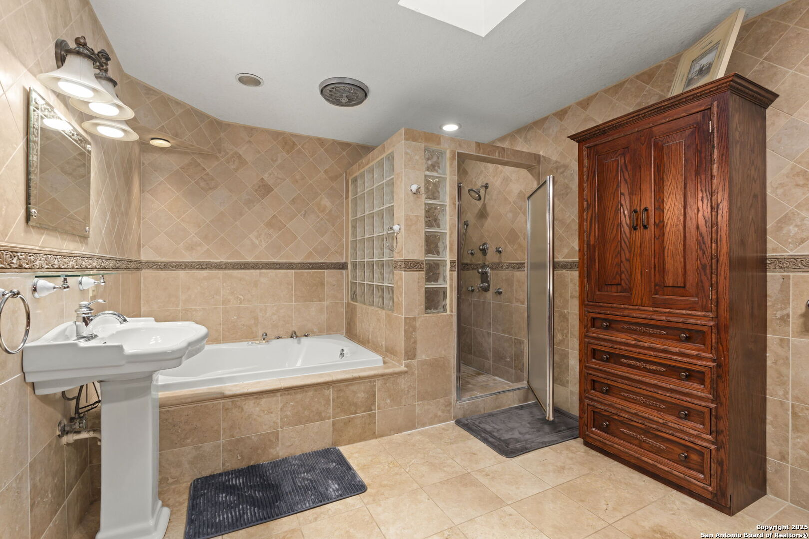 8707 Paisano Pass