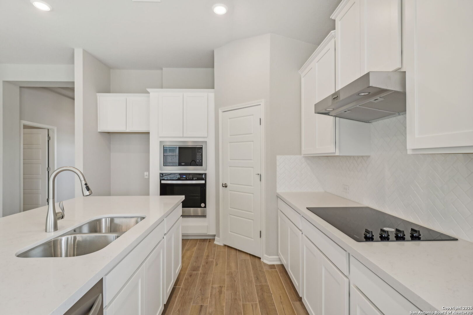 29507 Arrowtooth Blvd