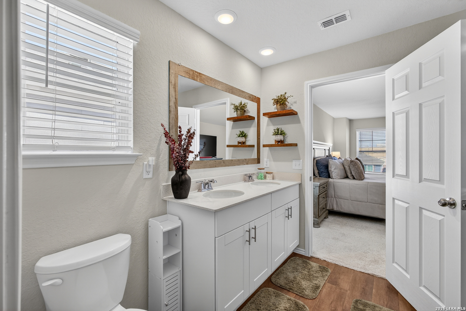 13740 Redtail Landing