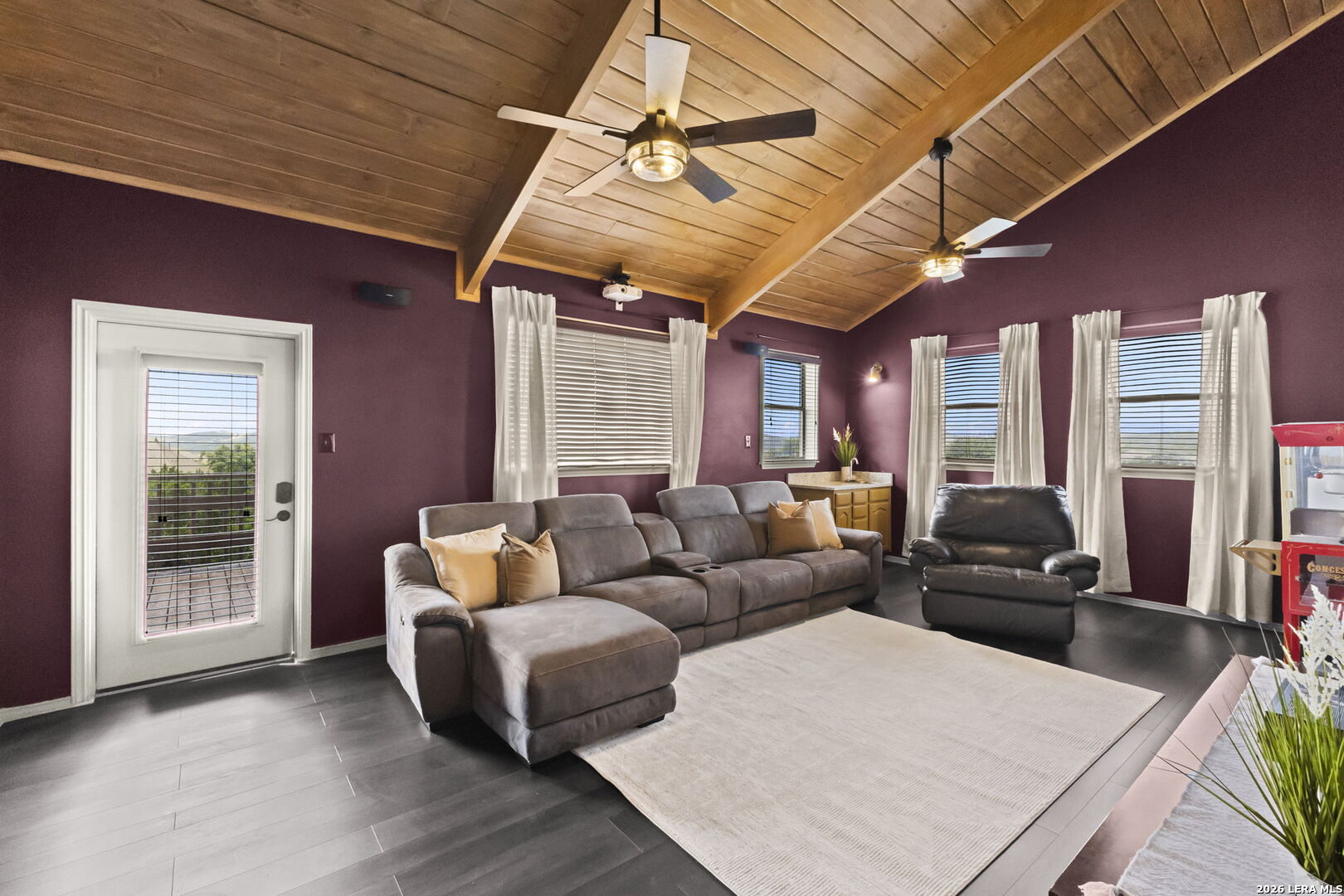 8726 Mountain Top