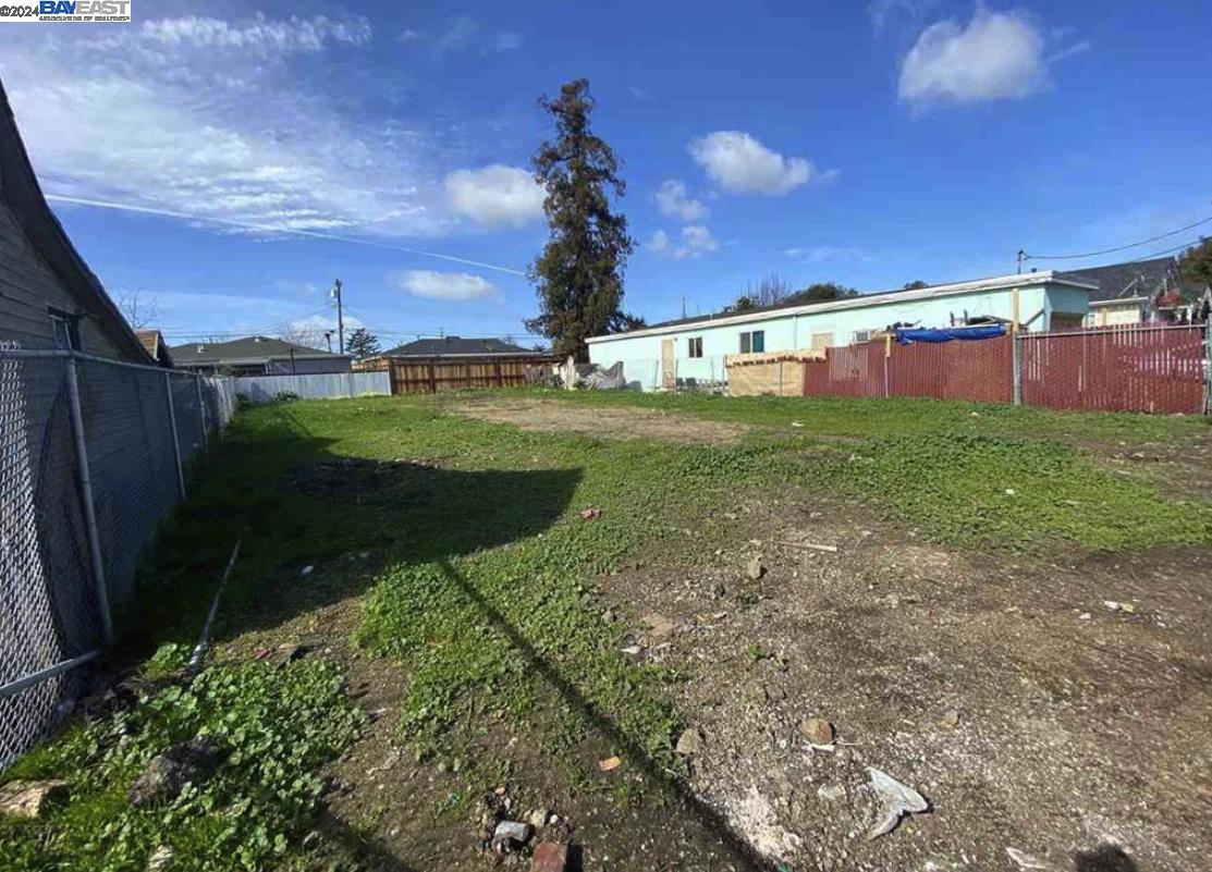 535 Douglas Ave