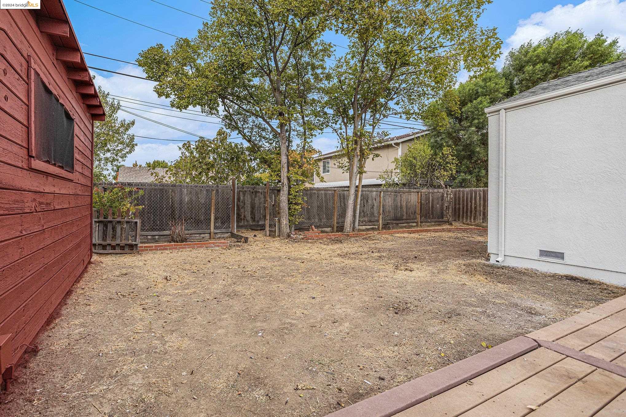 257 E Hollywood Ave